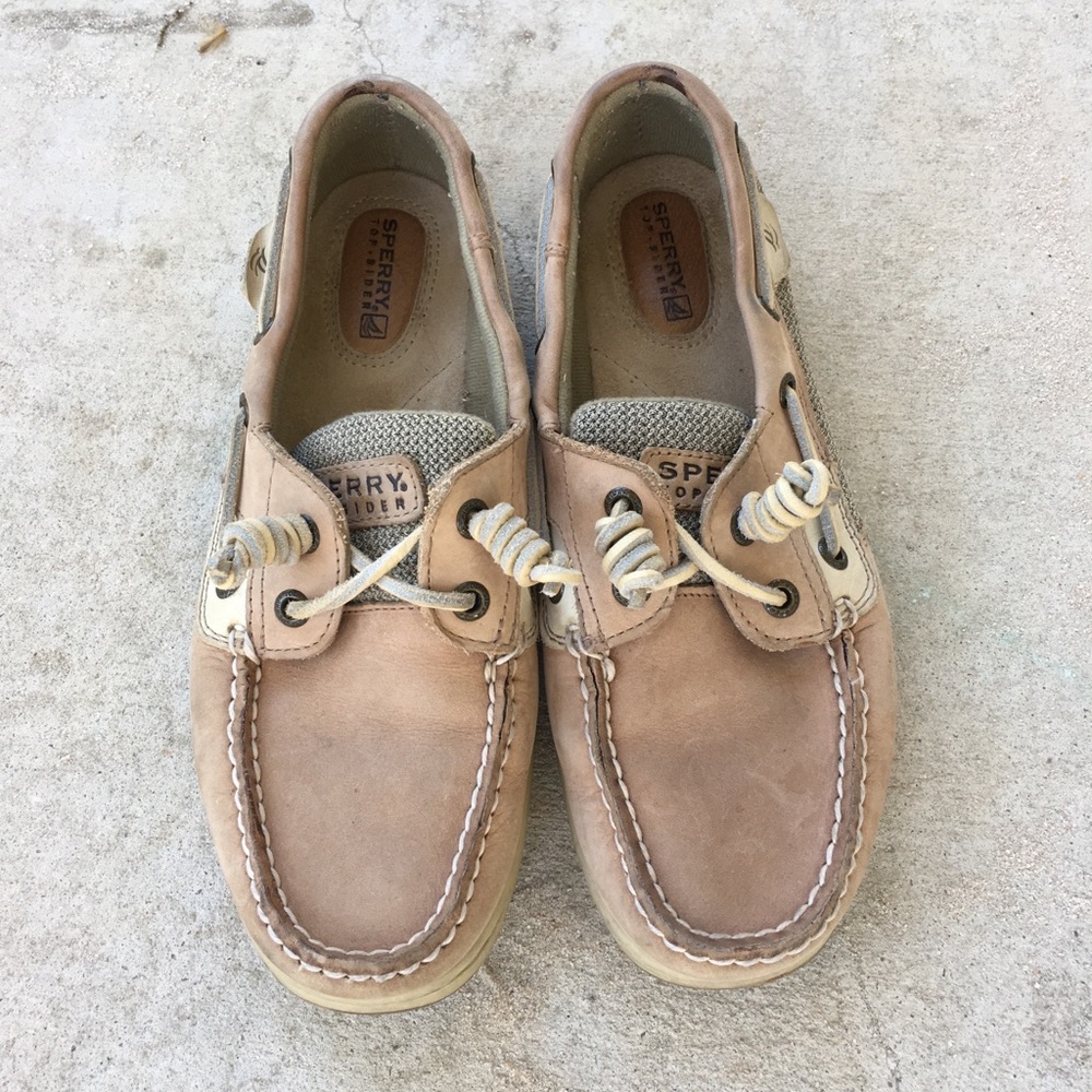 Classic women’s Sperry topsider